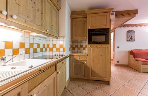 Les Belleville Apartment | 50m from ski slopes, 4th floor, view mountain, fitness, swimming pool, sauna, hammam, balcony, tv