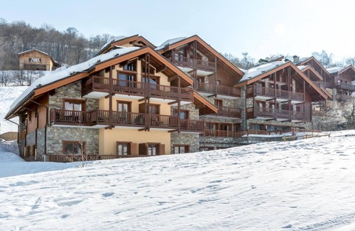 Les Belleville Apartment | 50m from ski slopes, 1st floor, view ski slopes, fitness, swimming pool, sauna, hammam, balcony, tv