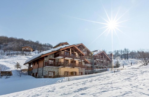 Les Belleville Apartment | 50m from ski slopes, 4th floor, view valley, fitness, swimming pool, sauna, hammam, balcony, tv