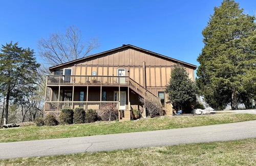 Bronston Condo | 52-1 Woodson Bend Resort- Lake Cumberland Condo- lower level