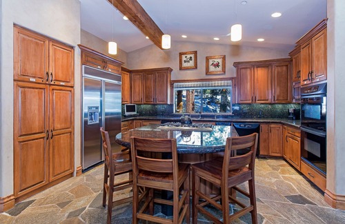 Incline Village House | 5400' Family Friendly Luxury Home w/6 BD, 6.5BR, Hot Tub, Steam Room & Yoga Room