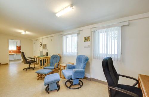 Apache Junction House | 55 and Apache Junction Home Patio and Mountain Views