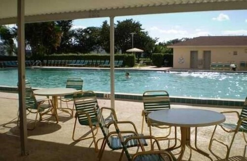 Hamptons at Boca Raton Condo | 55+ Condo, 2 Bed, Beautiful Pool & Lake View.