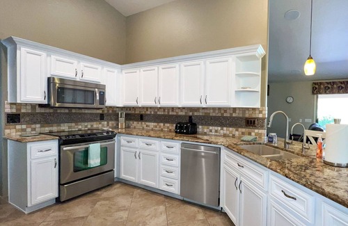 Saddlebrooke House | 55+ Resort Home - Shared Pool & Hot Tub - WiFi, AC, Snowbird-Friendly, Dogs OK