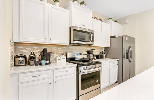 Loughman House | 5548 Cozy Queen Suite w/Private Bath