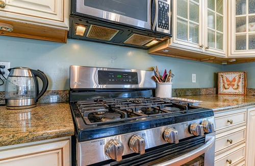 Ocean Grove House | 58 Broadway = Beautiful Victoria Beachhouse
