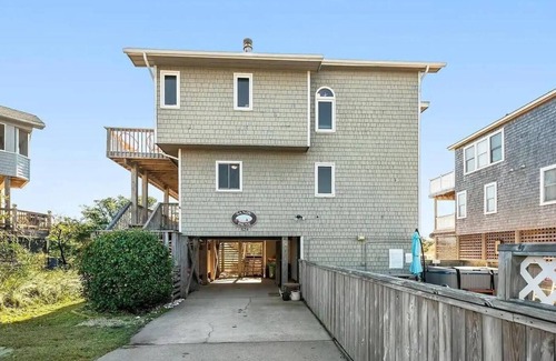 Ocean Sands House | 5bd/4bath short walk to beach with jacuzzi room/hot tub/private pool, ping pong
