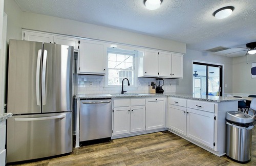 Fortson House | 5BR, 3BA Spacious N. Columbus Villa w/Hot Tub, BBQ, Play Area, 13 mi. to Benning