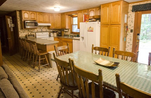 McHenry House | 5BR lakefront Cottage. Almost Heaven offers a true family retreat at Deep Creek
