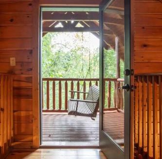 Gatlinburg House | 5BR Log Cabin, Game Room, Hot Tub, Swimming pool