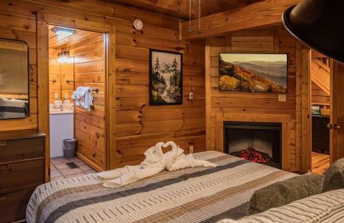 Gatlinburg House | 5BR Log Cabin, Game Room, Hot Tub, Swimming pool