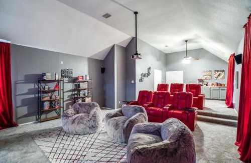 Rowlett Villa | 5br Lux! Pool, Games & Theater