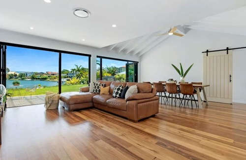 Mermaid Waters House | 5BR Luxury Canal Front Home in Mermaid Waters!