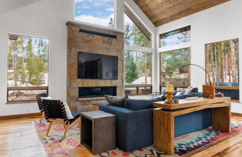 Breckenridge House | 5BR Luxury Escape Hot Tub Views