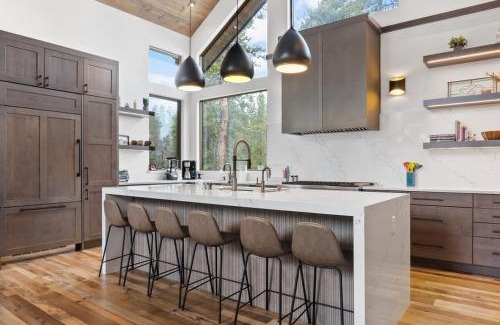 Breckenridge House | 5BR Luxury Escape Hot Tub Views