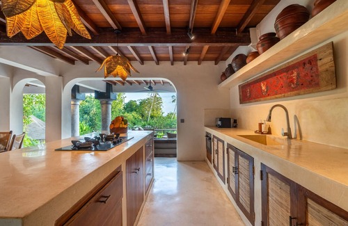 Cemagi Villa | 5BR Seseh Beach Villa-Sea View & Infinity Pool