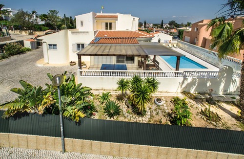 Mato Serrao Villa | 5BR Villa with Private Pool and Snooker Room