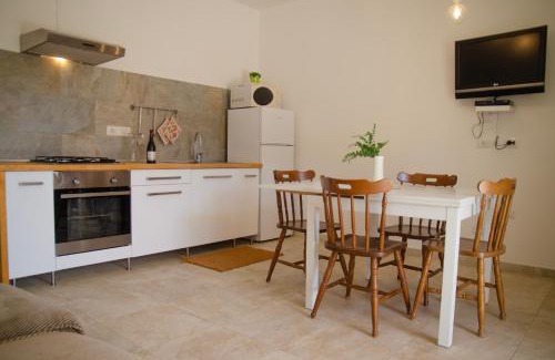 Torpe Apartment | 5min Spiaggia Budoni - APT con Ampia Veranda Relax