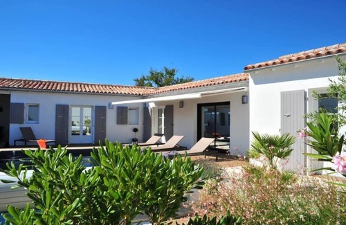 Rivedoux-Plage House | 5min walk from the north beach, modern villa with private heated pool