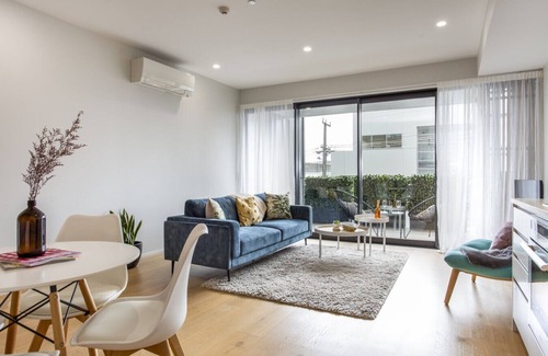 Grey Lynn Apartment | ⭐️ 5min Walk to Ponsonby Rd | Solara by Homello ⭐️