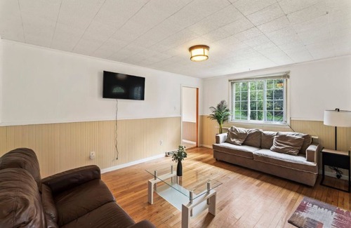 Monroe Heights House | 5mins to boyce park ski lodge, cozy family home