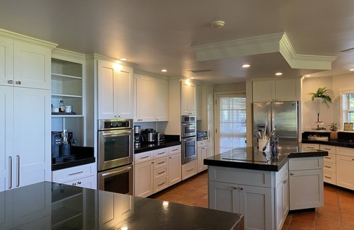 Kailua-Kona Bed & Breakfast | 6,500+sf Private Estate Hosted Bed & Breakfast w/4 King suites