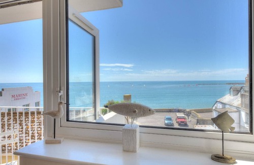 Lyme Regis Cottage | 6 BAY VIEW COURT, family friendly in Lyme Regis