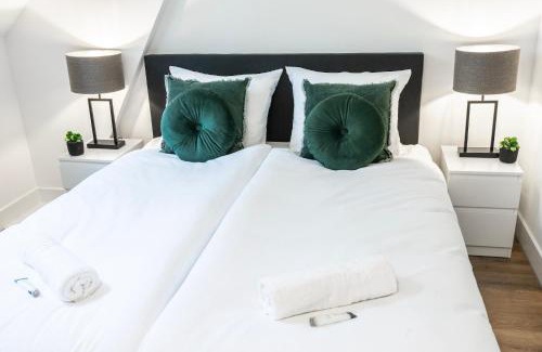 Municipality of Tilburg Apartment | 6-bed Aircon House Diaz 60m2, Many Bedrooms