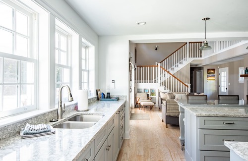 Kennebunkport House | 6 Bedroom 6.5 Baths Heated In-ground Pool Located in Dock Square!