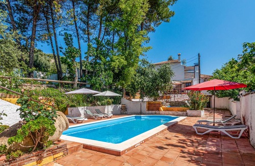 Algarinejo House | 6 bedroom accommodation in Fuentes de Cesna