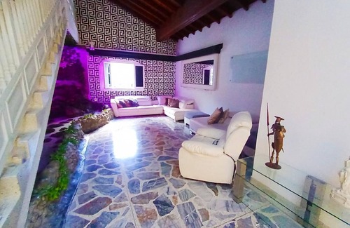 El Poblado Villa | 6 bedroom Poblado Spacious Villa X-Large 20 Person Jacuzzi, 5 Min from Lleras.