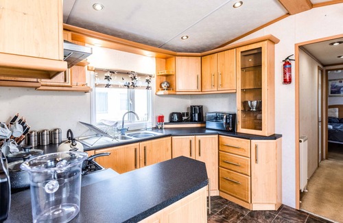 Chapel Saint Leonards House | 6 Berth Modern Caravan-Private Bathroom