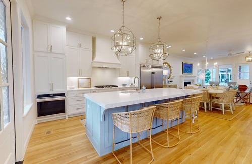 Vinita House | 6 Br, 7.5 Ba Luxurious Lake Getaway, Sleeps 22