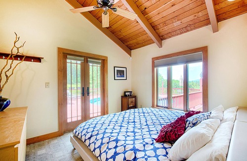 Newfane House | 6 BR Perfect Private Mountaintop Retreat in VT!