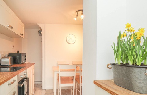 Birchington Cottage | 6 FLINT COTTAGES, with a garden in Minnis Bay