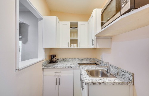 Fort Lauderdale Apartment | 6 Mi to Beach! Fort Lauderdale Apt w/Jetted Tub