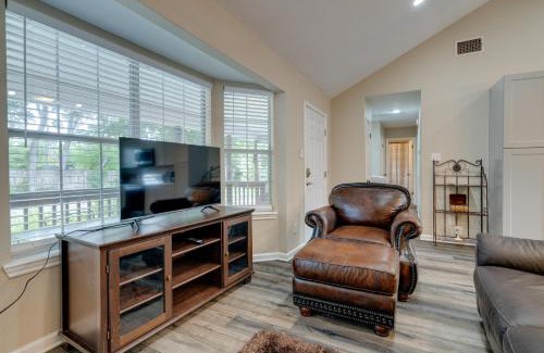 University Hills and Windsor Park House | 6 Mi to Dtwn Austin Retreat with Patio and Grill