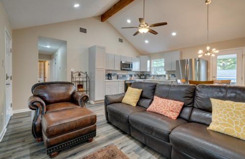 University Hills and Windsor Park House | 6 Mi to Dtwn Austin Retreat with Patio and Grill