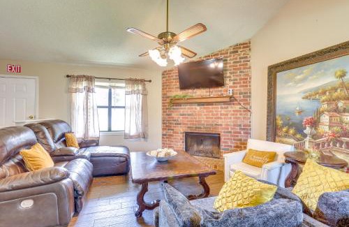 Lufkin House | 6 Mi to Ellen Trout Zoo Family Home with Yard!