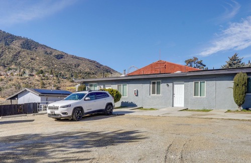 Frazier Park Apartment | 6 Mi to Hiking: Apartment in Frazier Park