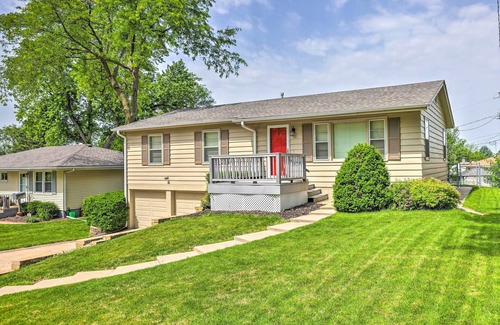 Omaha House | 6 Mi to Old Market: Home w/BBQ-Ready Patio!