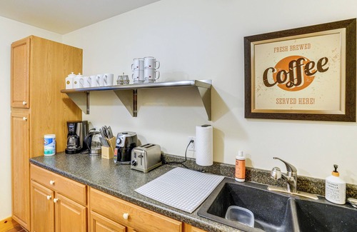Richmond Apartment | 6 Mi to Tanglewood: Peaceful Berkshire Apt!