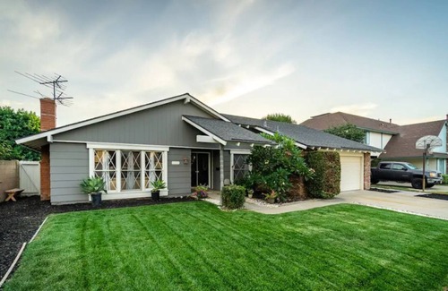 Orange House | 6 Miles From Disney, Between : Los Angeles, & San Diego Close to Vietnamese Town Center