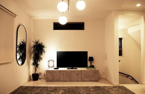 Shinjuku Villa | 6 mins to walk JR Okubo station 1stop to Shinjuku BRAND NEW silent stylish 3BR villa