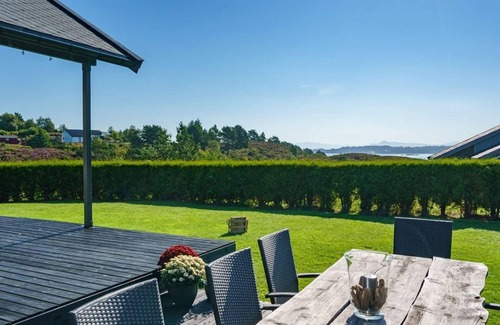 Torangsvag House | 6 person holiday home in TORANGSVÅG-By Traum