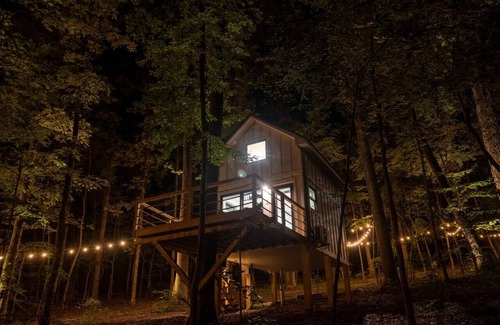 Groveoak Cabin | #6 (Pine) Luxury Treehouse near Lake Guntersville