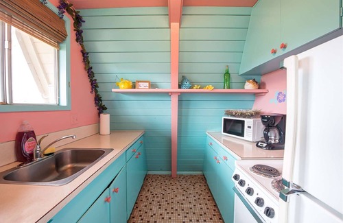 Ocean Shores Villa | 6 Themed Villas - Walk To Beach, Pet Friendly