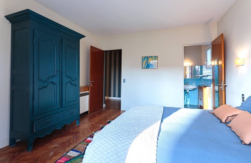 Rion-des-Landes House | 60's architect-designed villa for small and large tribes