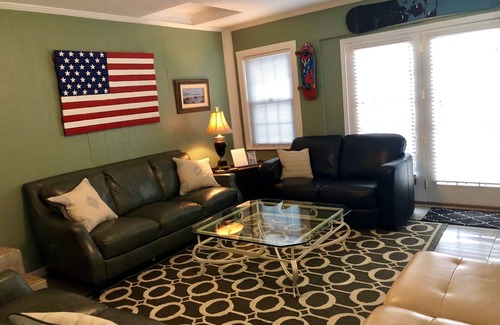 Northeast Virginia Beach Cottage | 60 Seconds 2 Beach (Duplex 2 of 2)