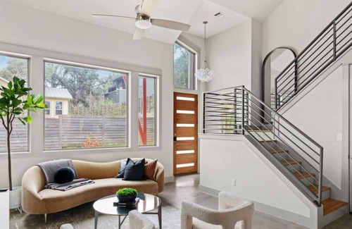 Galindo House | 614 Terrell #F · Fun Home Centrally Located-Mins to DT! 3BD+Garage